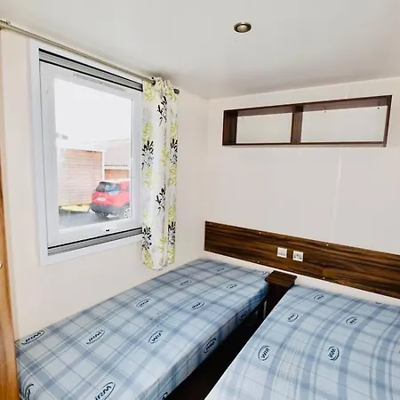 キャンプ場 Les Pierres Couchees 4 Etoiles A St Brevin Les Pins Emplacement Br22 3ch 2sdb 8 Personnes サン・ブルヴァン・レ・パン